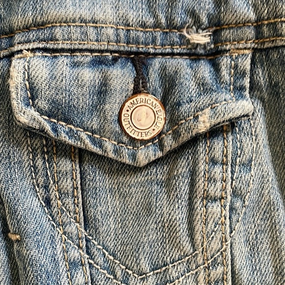 American Eagle Sleeveless Denim Blue Jean Vest Distressed Small - Picture 2 of 4